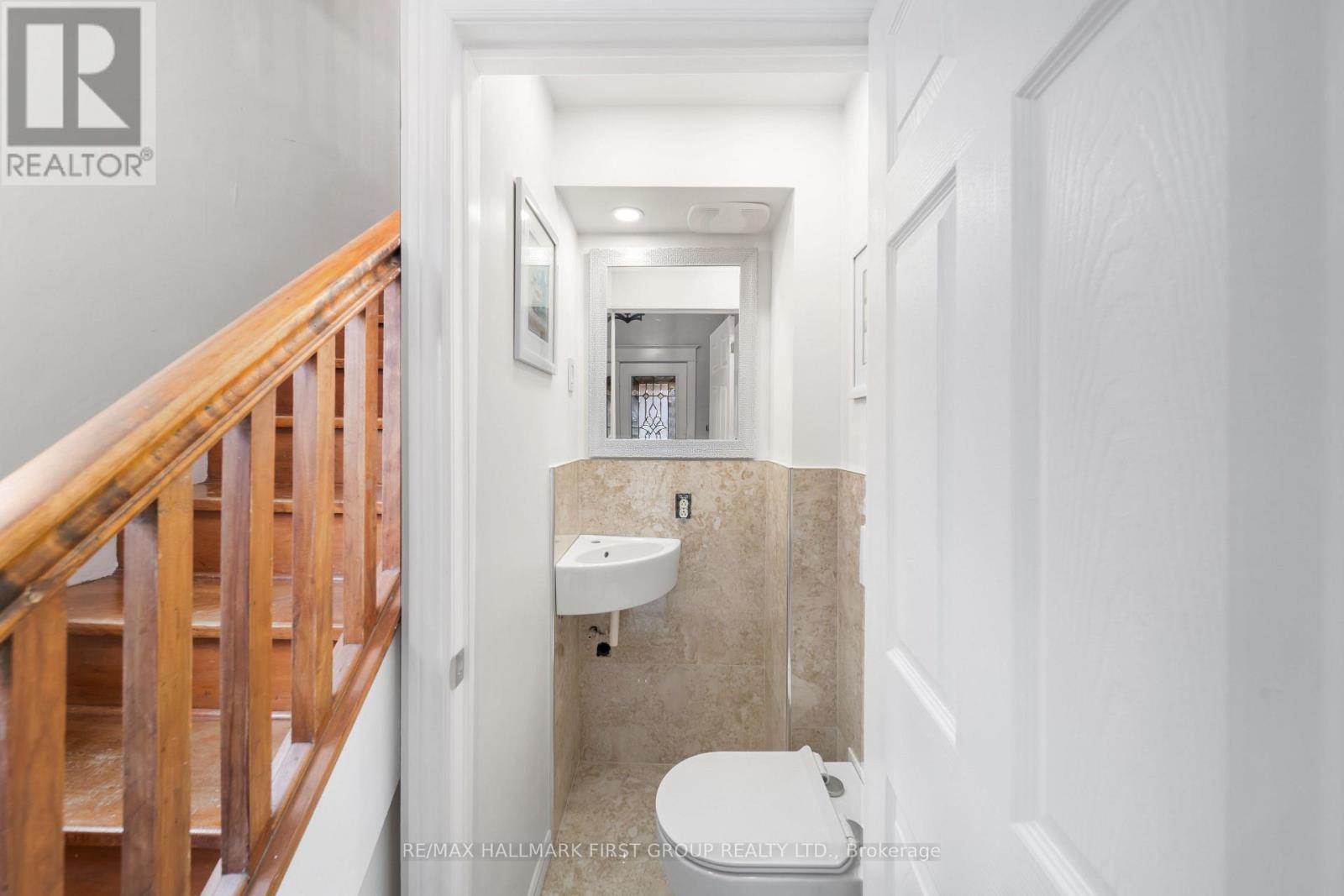 7 MCMURCHY AVENUE S - 14