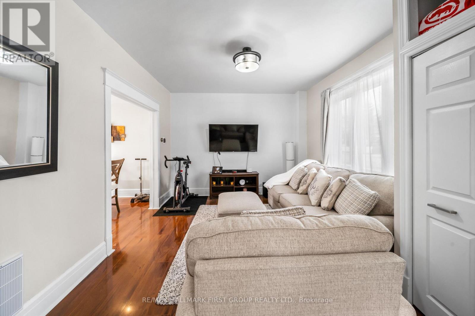 7 MCMURCHY AVENUE S - 15