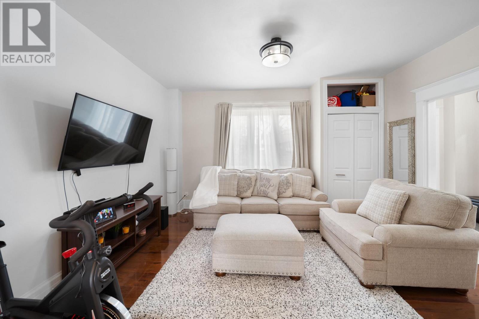 7 MCMURCHY AVENUE S - 16