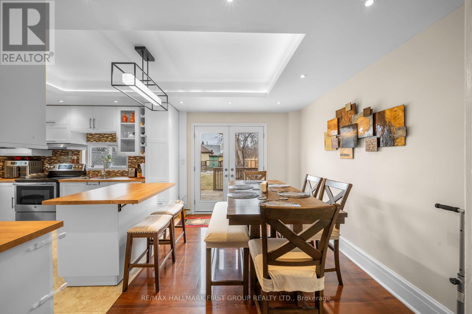 7 MCMURCHY AVENUE S - 18