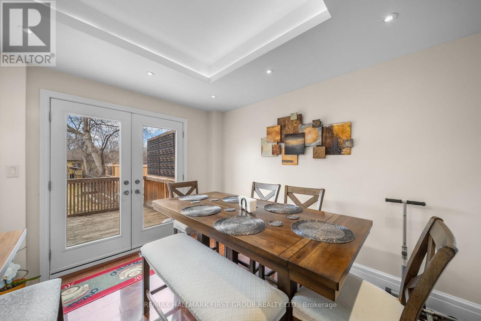 7 MCMURCHY AVENUE S - 19
