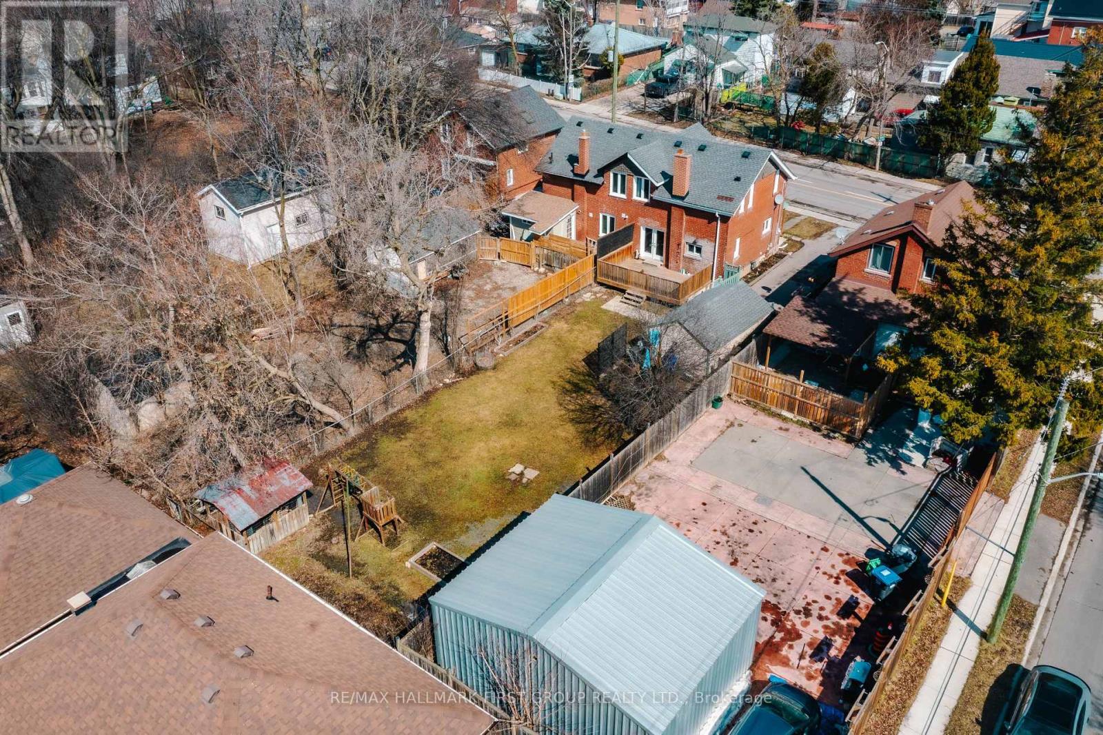 7 MCMURCHY AVENUE S - 4