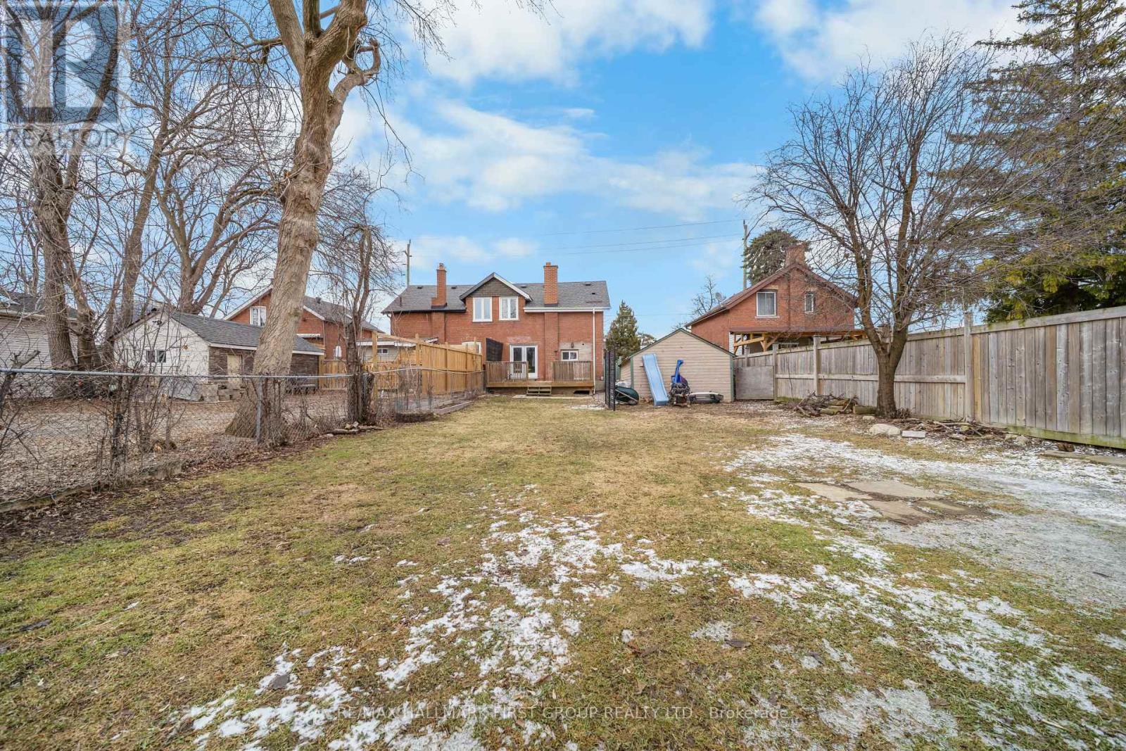 7 MCMURCHY AVENUE S - 41