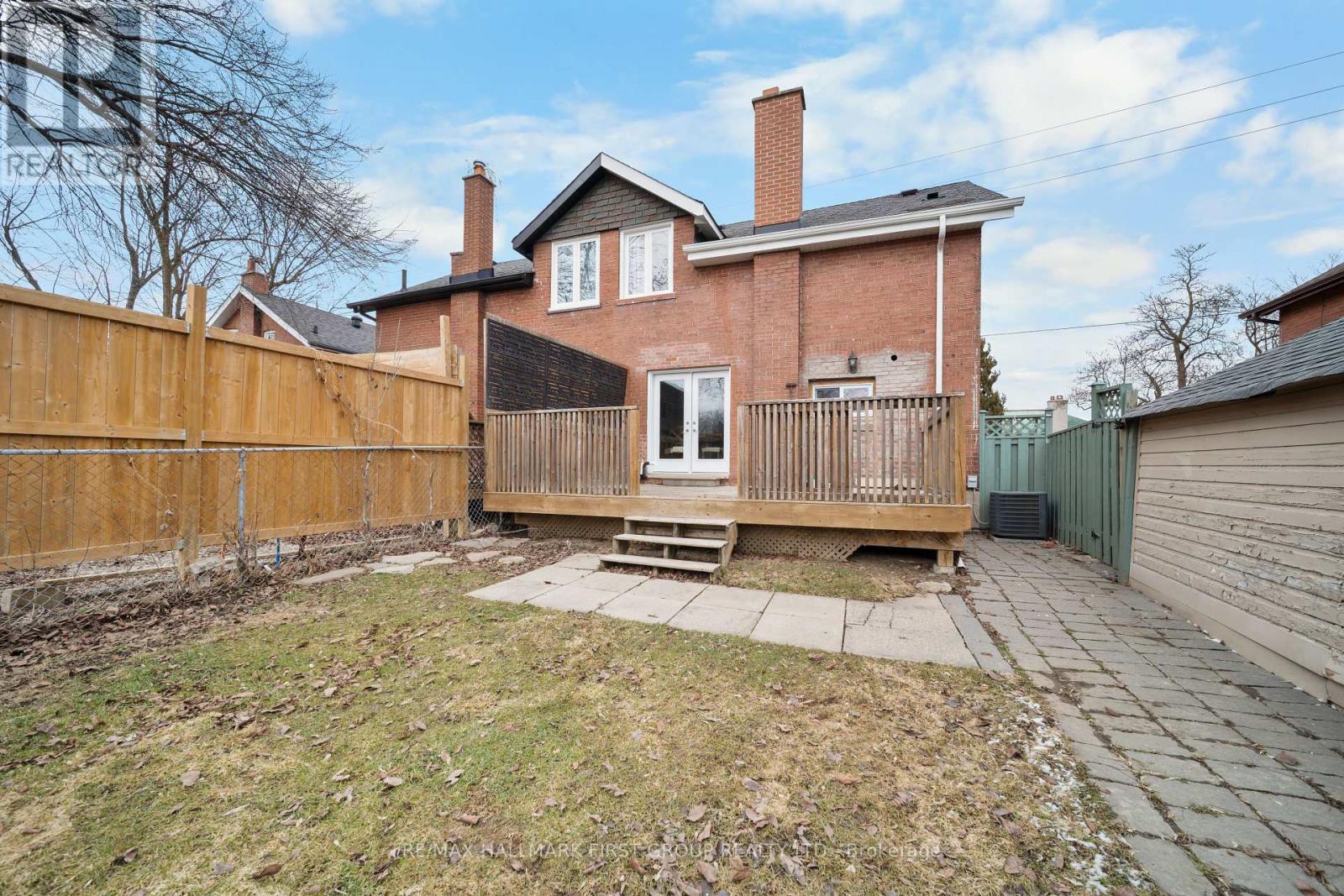 7 MCMURCHY AVENUE S - 42
