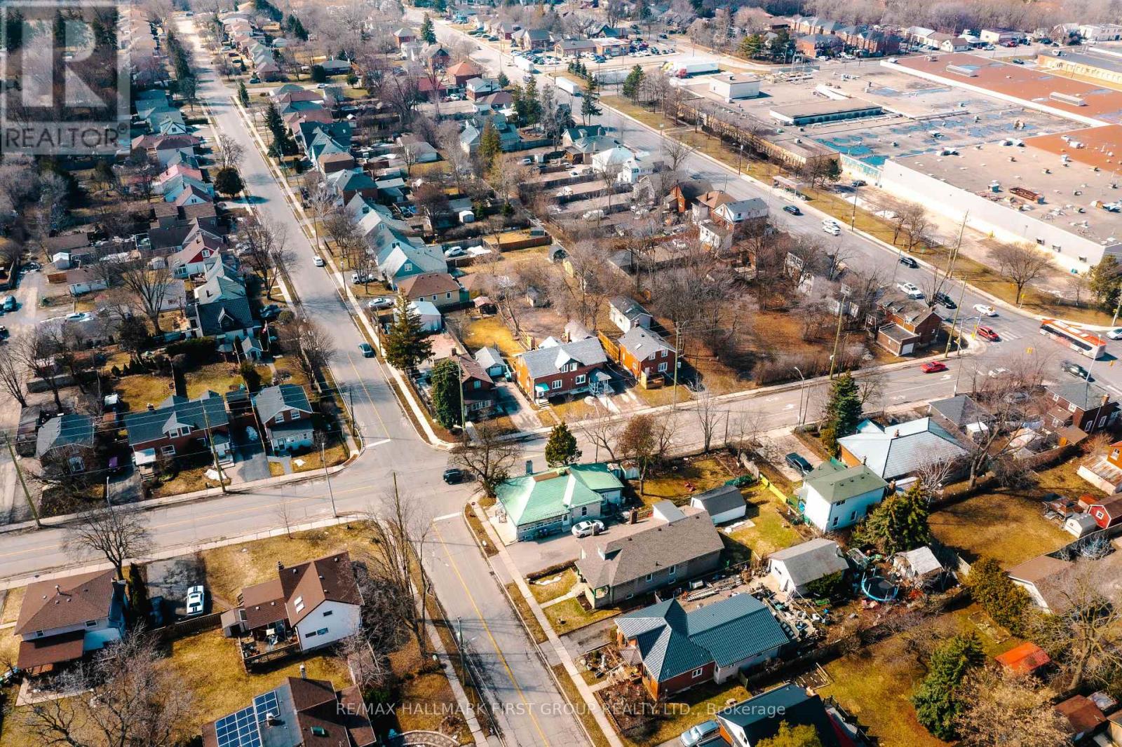 7 MCMURCHY AVENUE S - 9