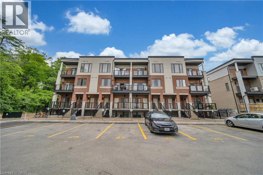 25 ISHERWOOD Avenue Unit# B21 — photo 1