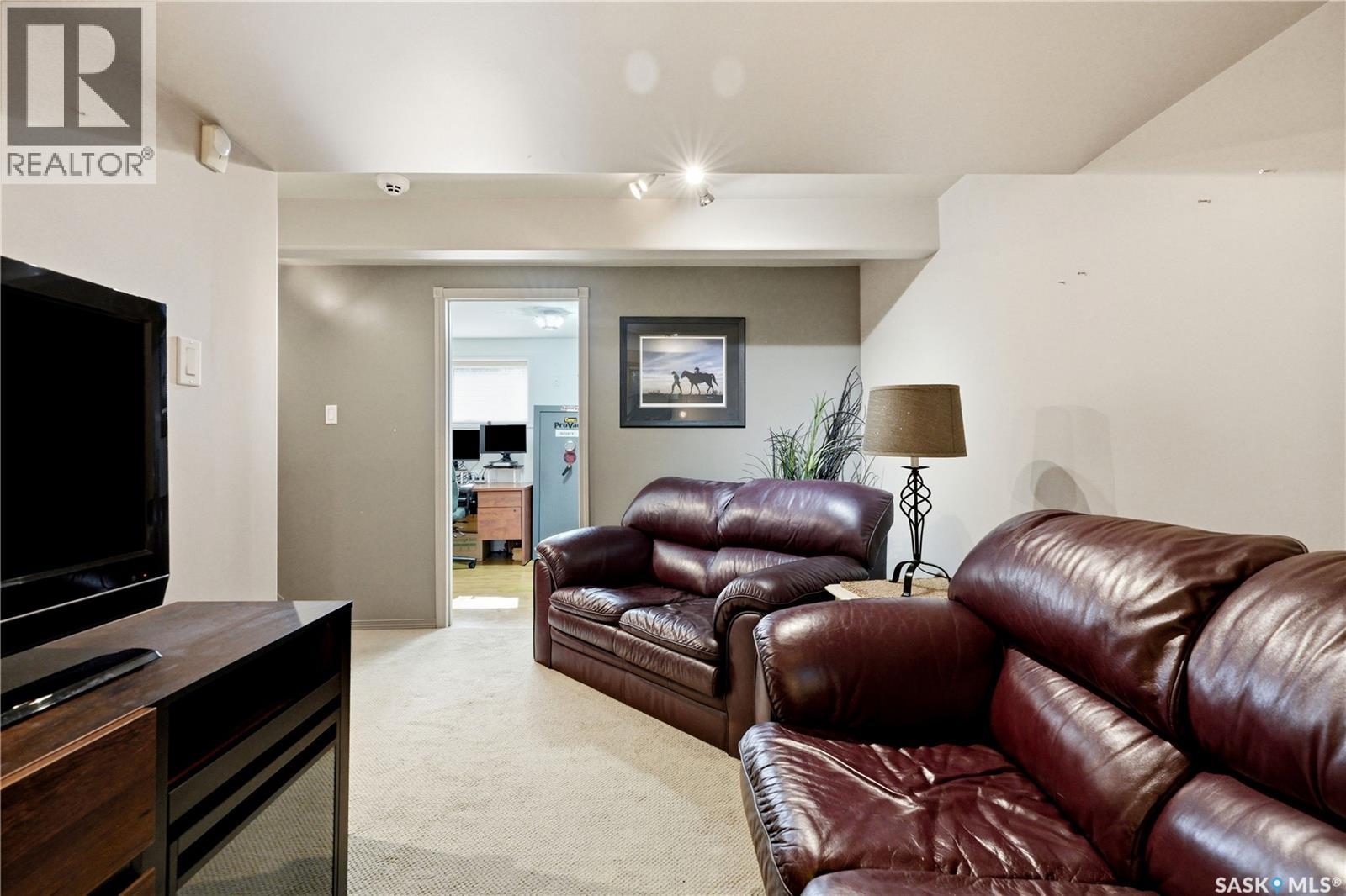 275 Wrigley CRESCENT — photo 32