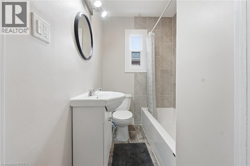 249 CLARENCE Street - 22