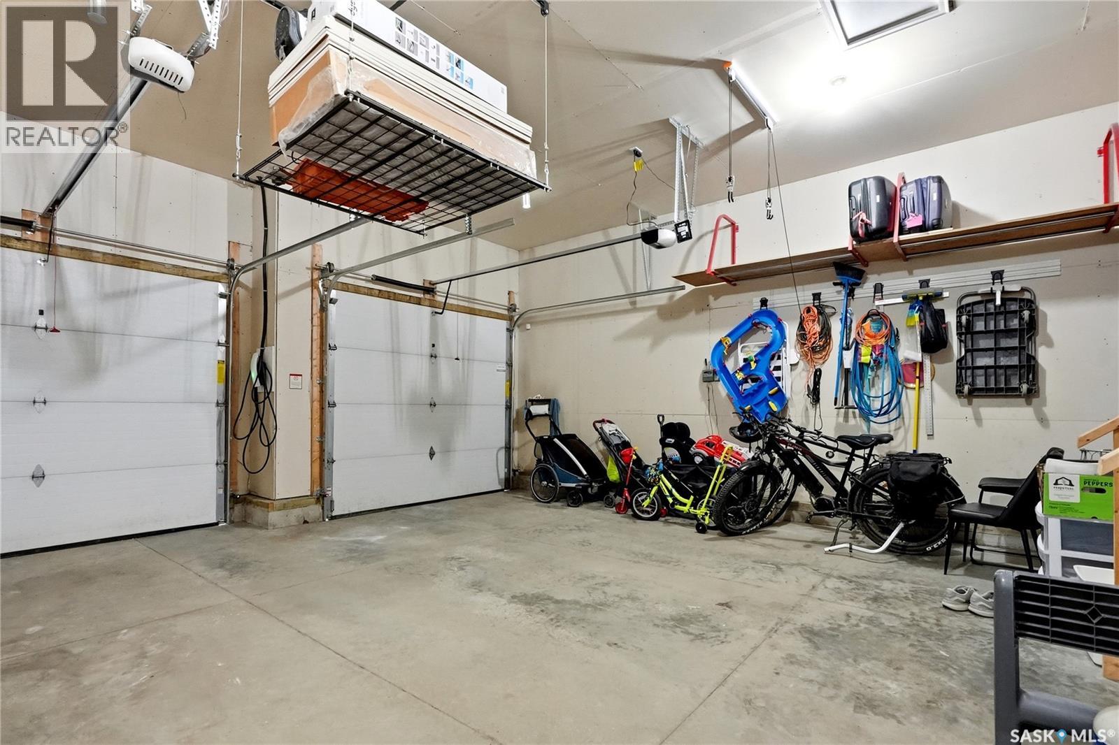 130 Sinclair CRESCENT — photo 48