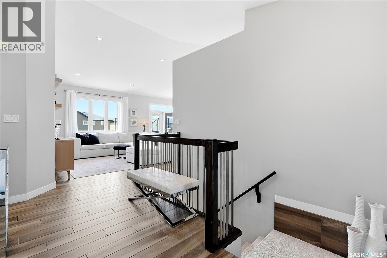 130 Sinclair CRESCENT - photo 4