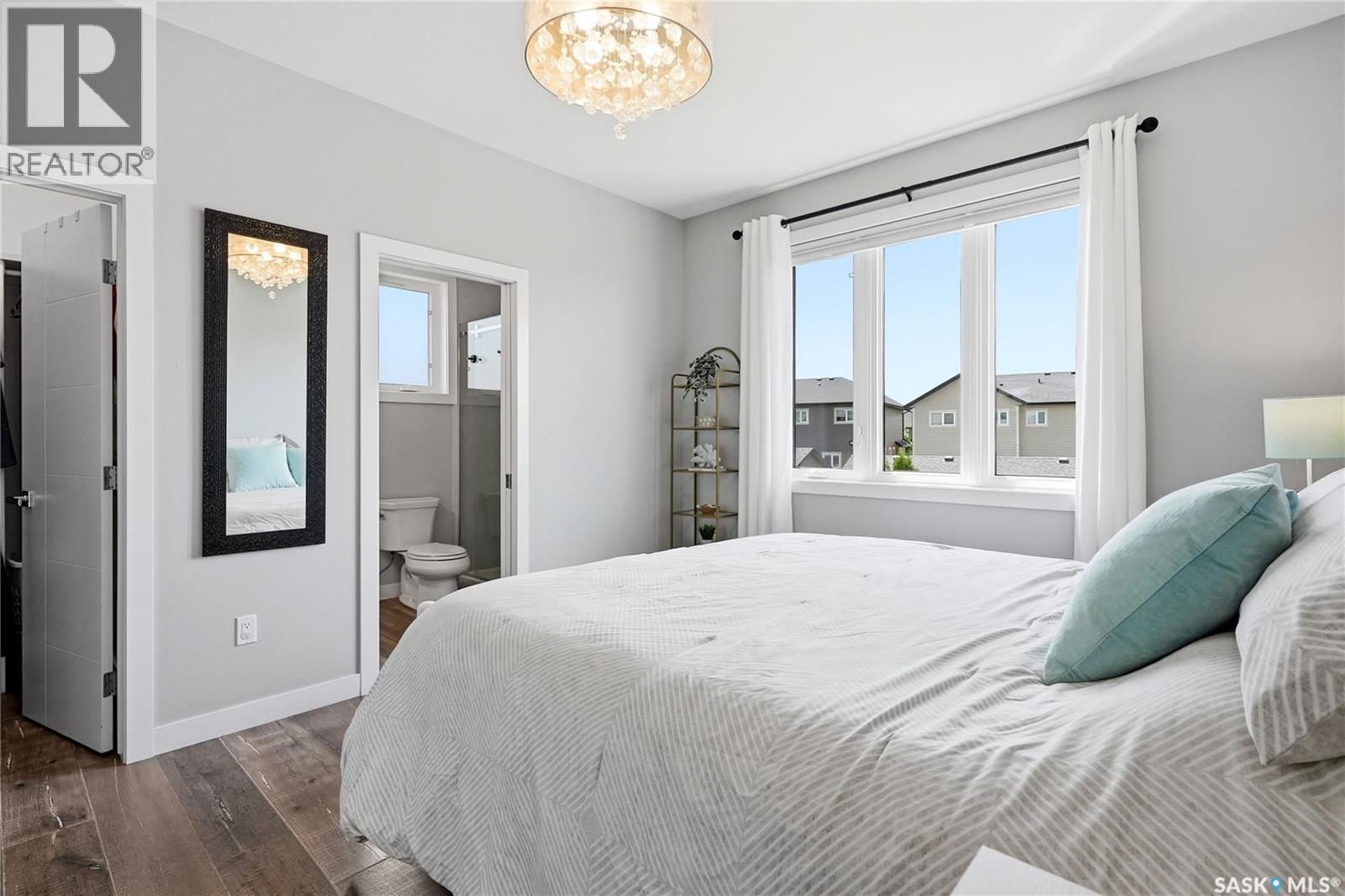 130 Sinclair CRESCENT — photo 36