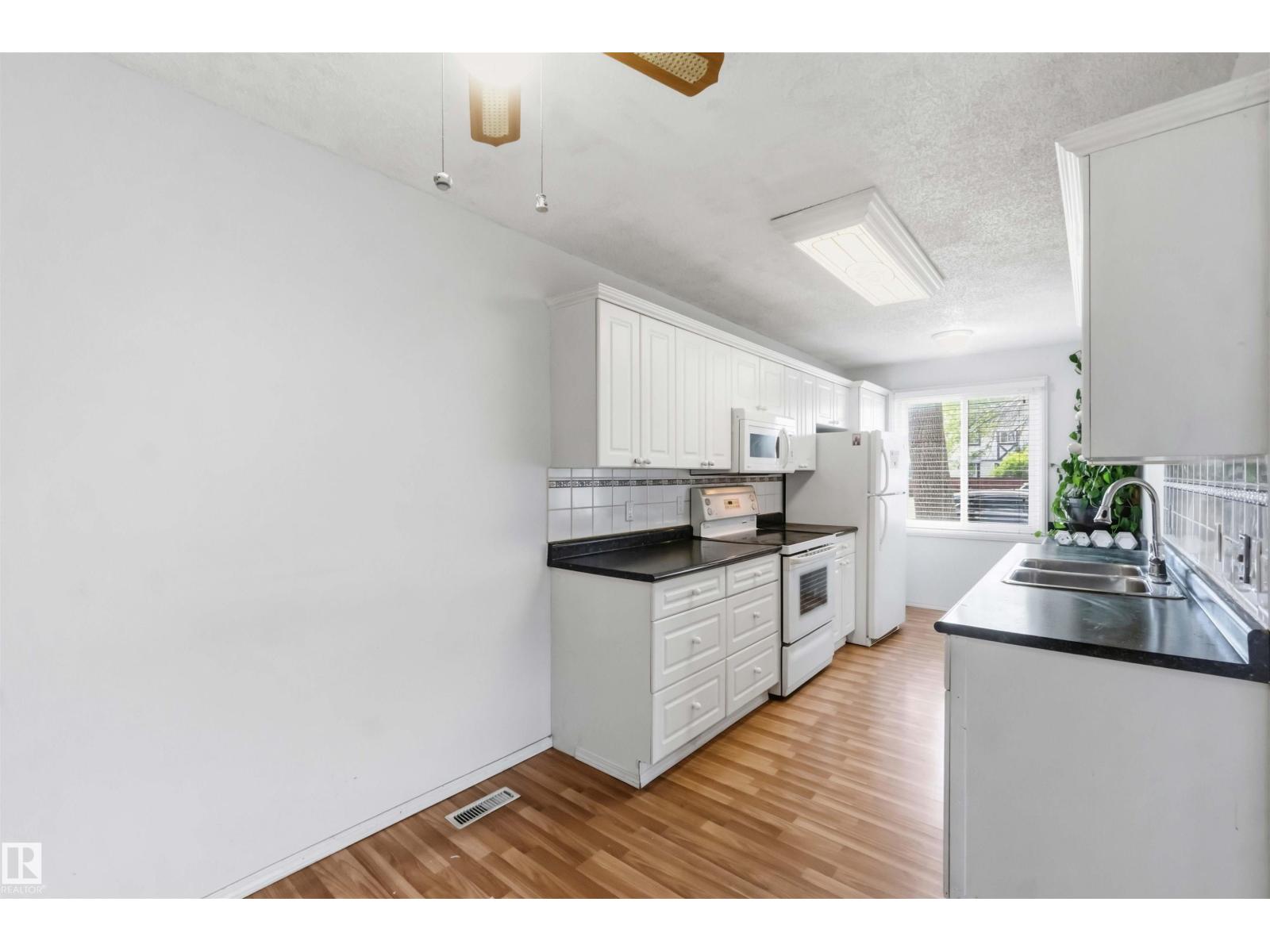 140 PRIMROSE GARDENS GD NW - 12