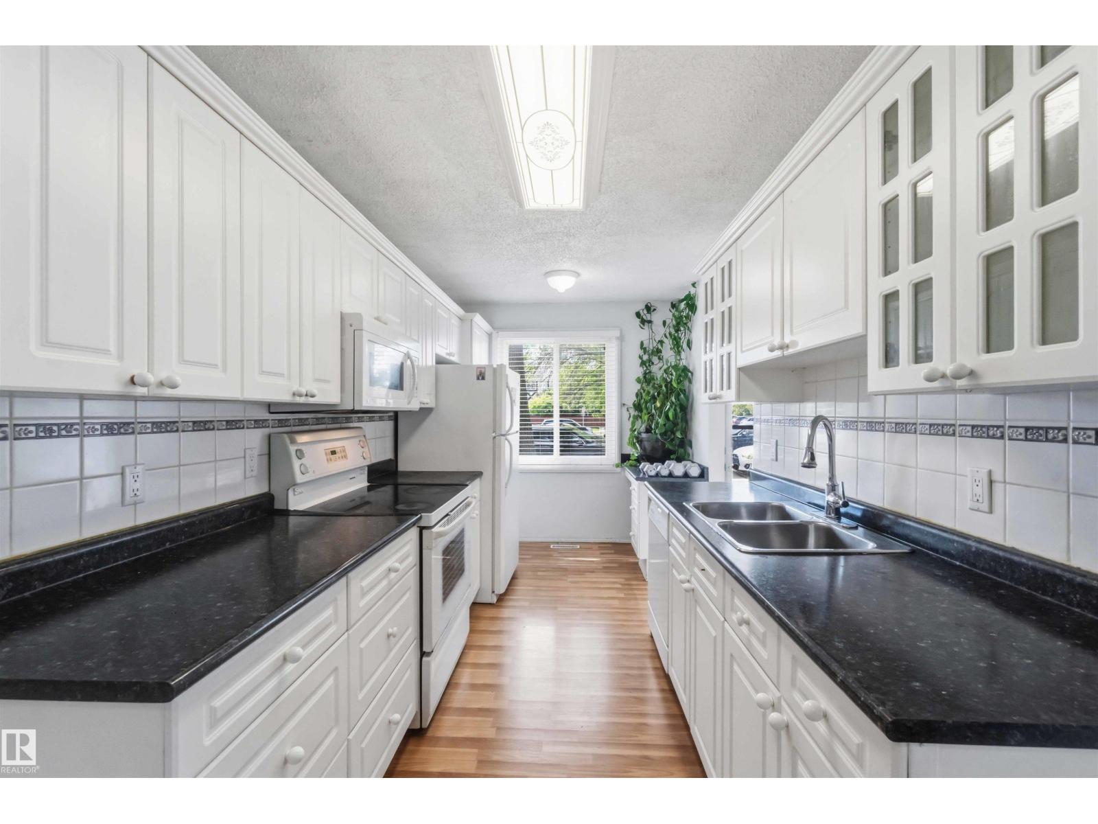 140 PRIMROSE GARDENS GD NW - 18