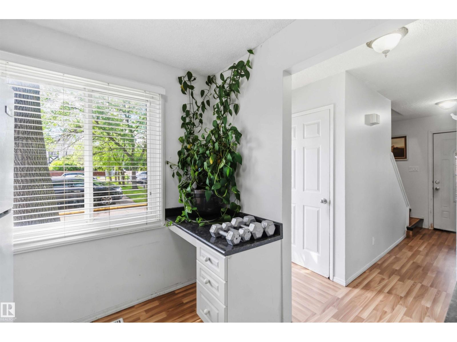 140 PRIMROSE GARDENS GD NW - 20