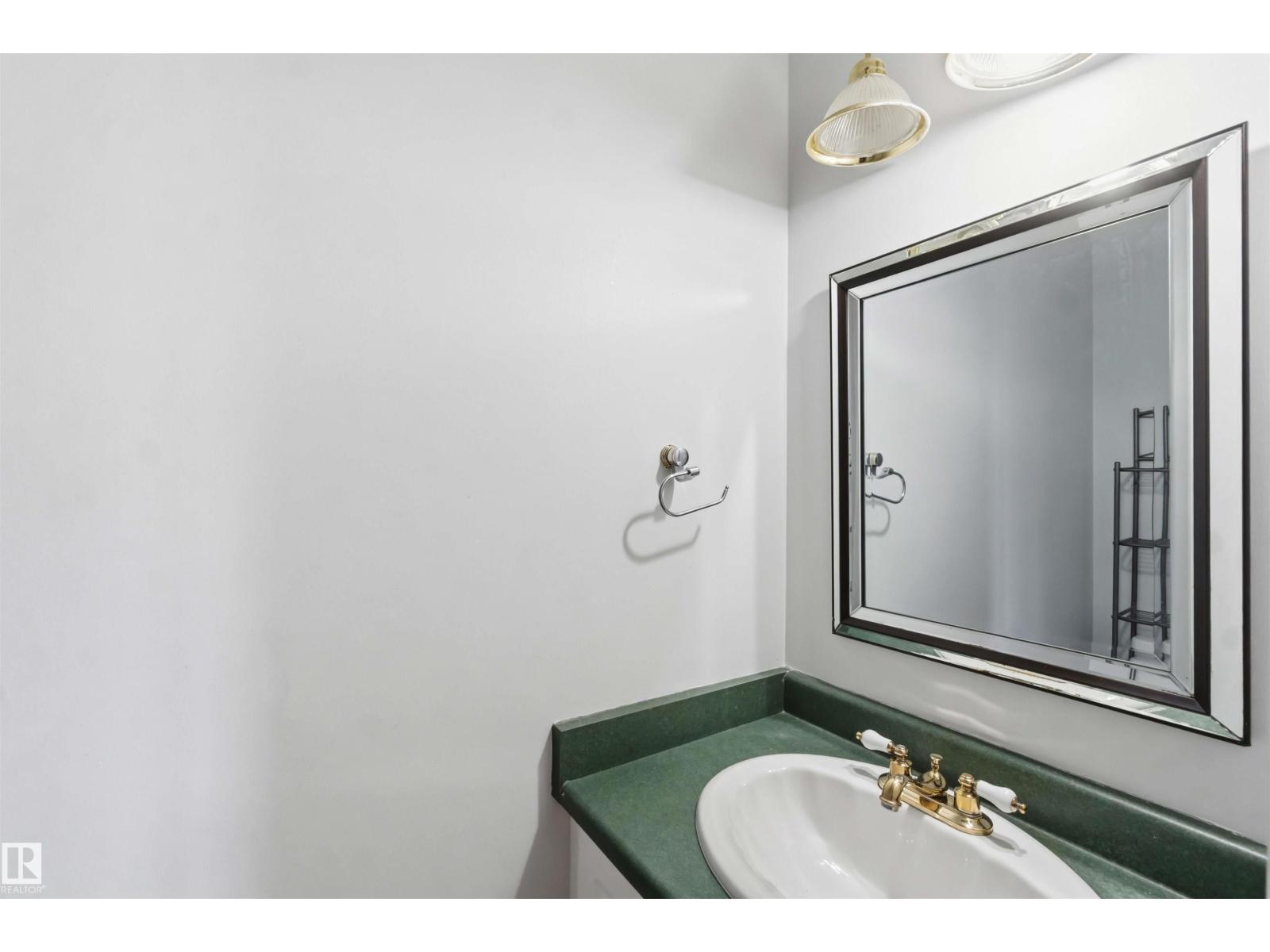 140 PRIMROSE GARDENS GD NW - 23