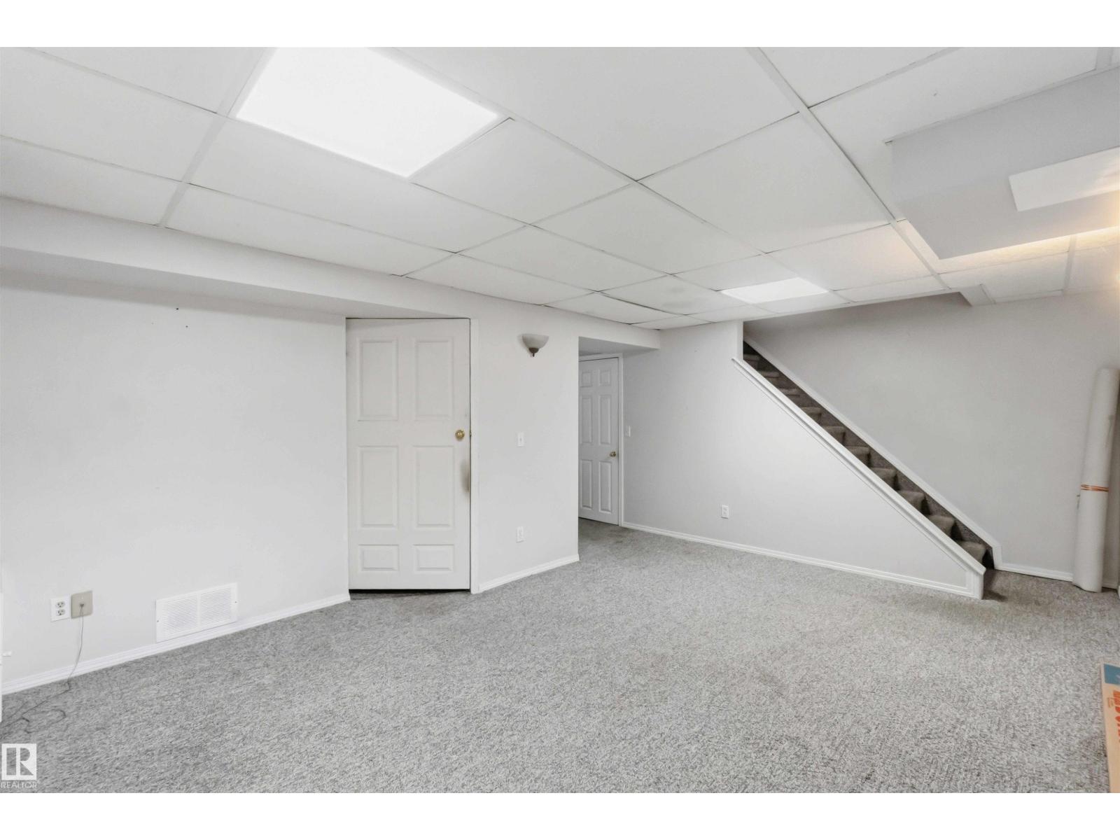 140 PRIMROSE GARDENS GD NW - 36