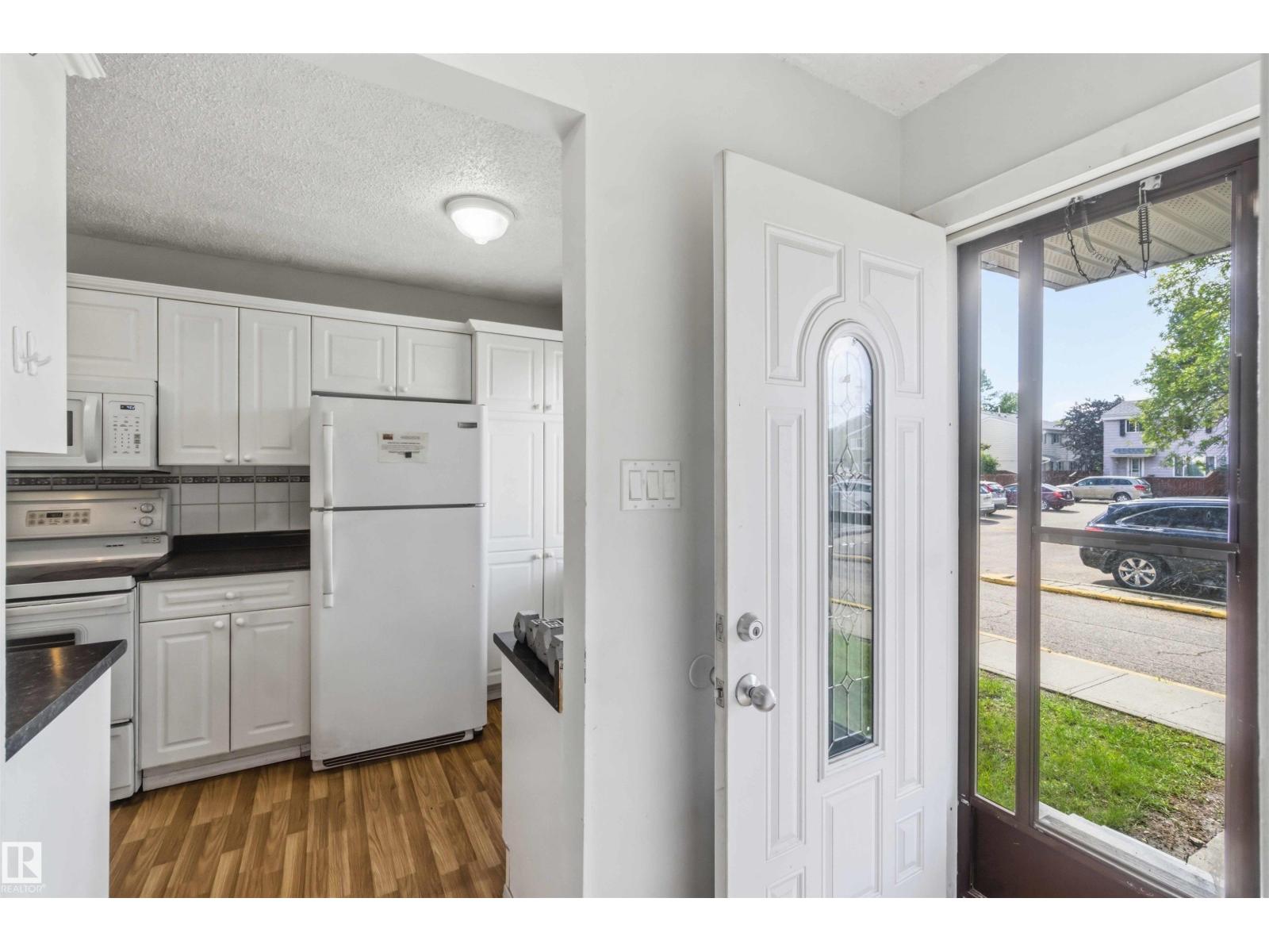 140 PRIMROSE GARDENS GD NW - 4
