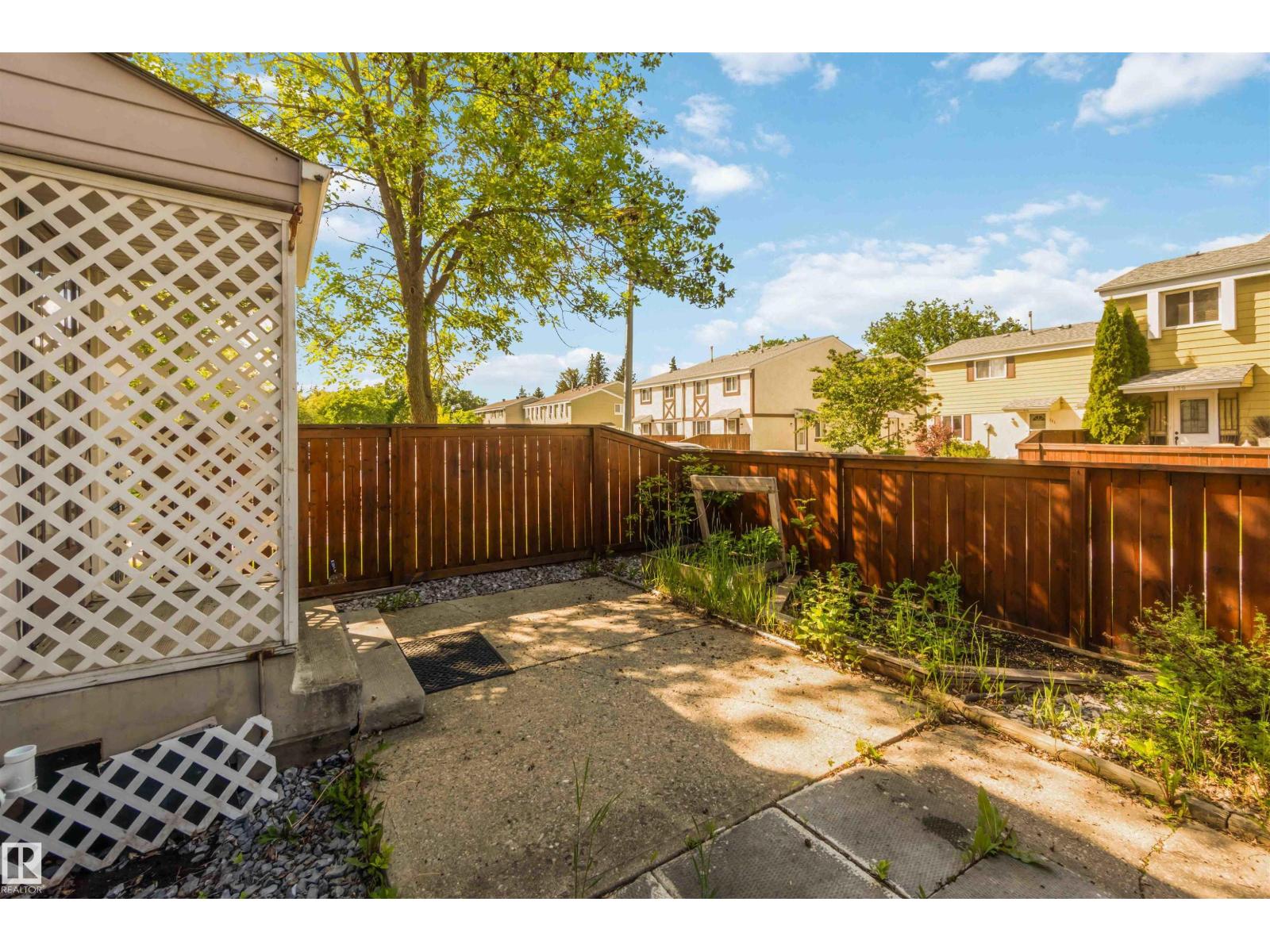 140 PRIMROSE GARDENS GD NW - 45