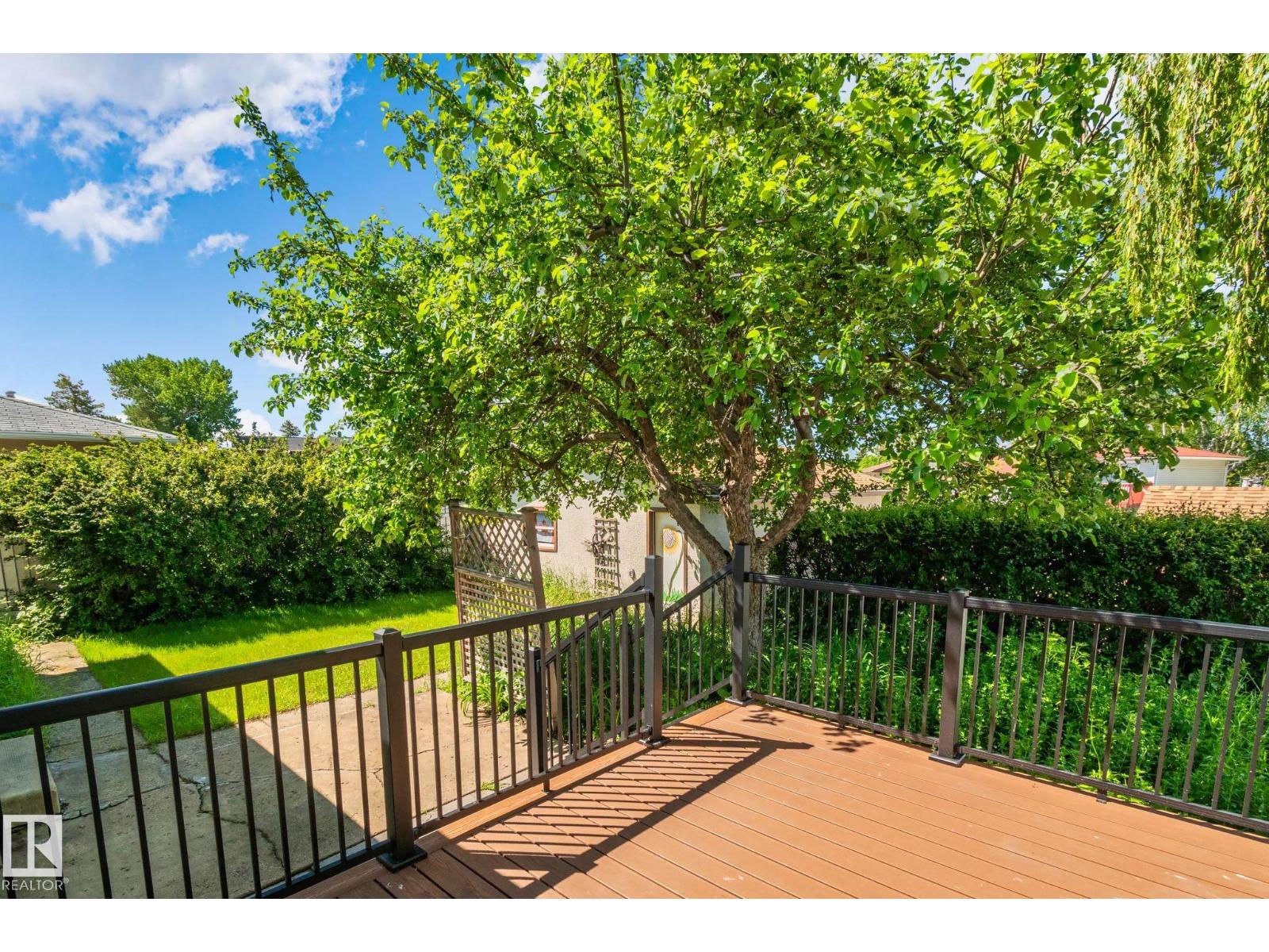 14820 75A ST NW - 35