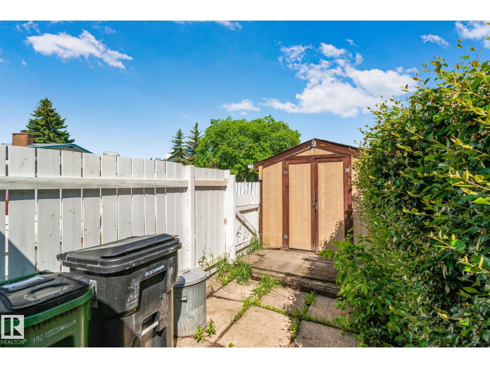 14820 75A ST NW - 40