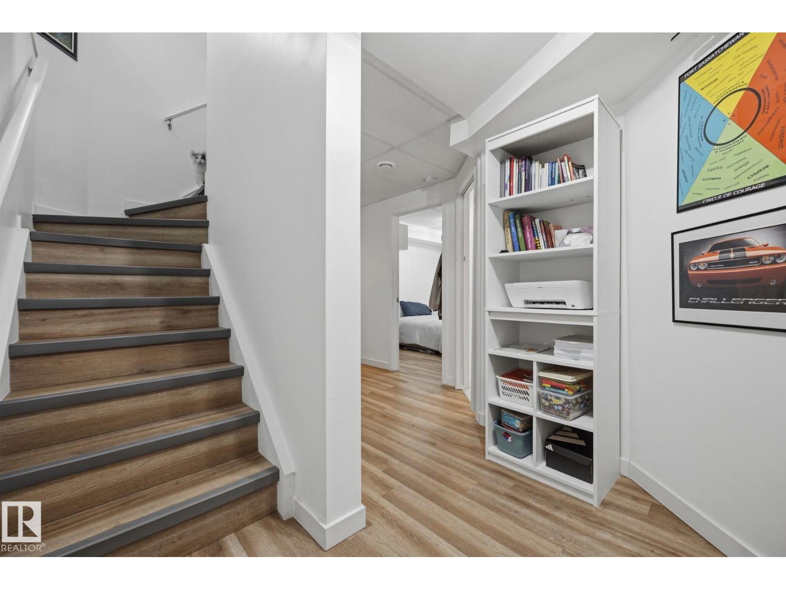 60 LEYLAND WY - 37