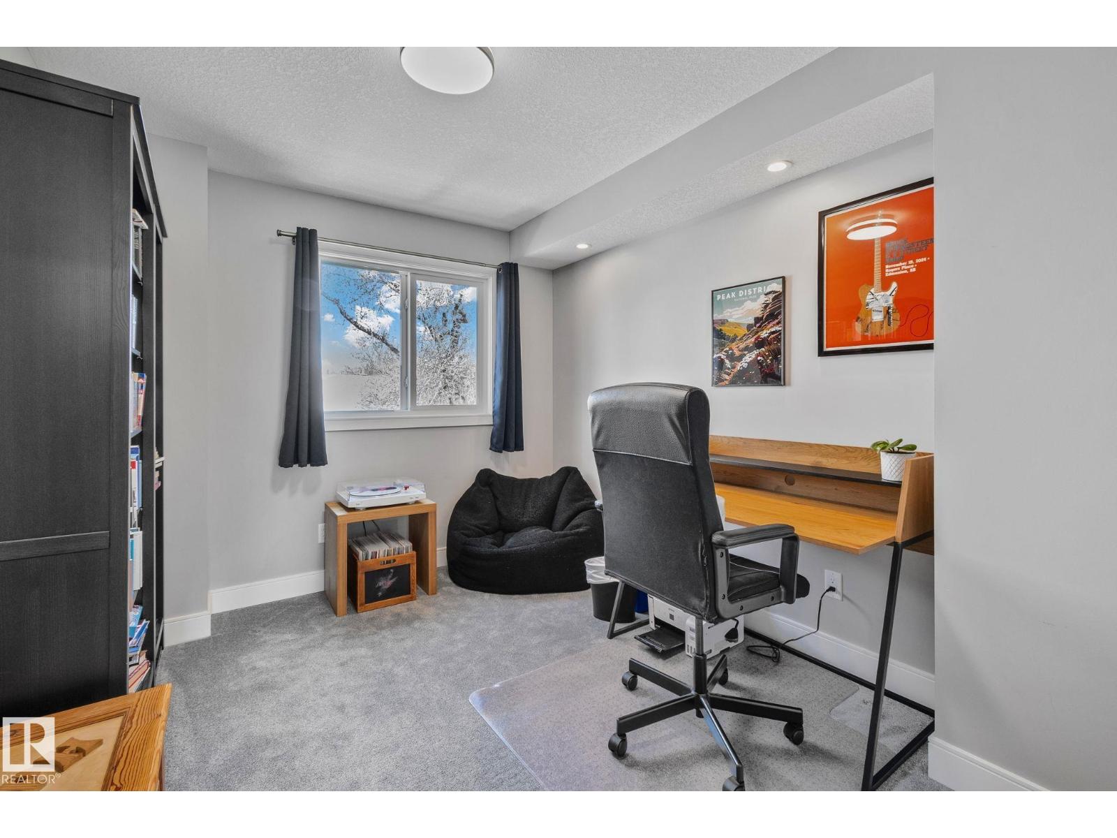 9855 79 AV NW - 42