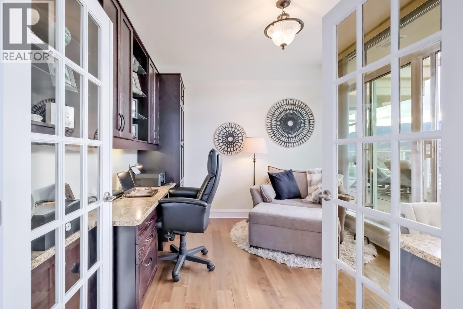 #1501 75 MARTIN Street - 31