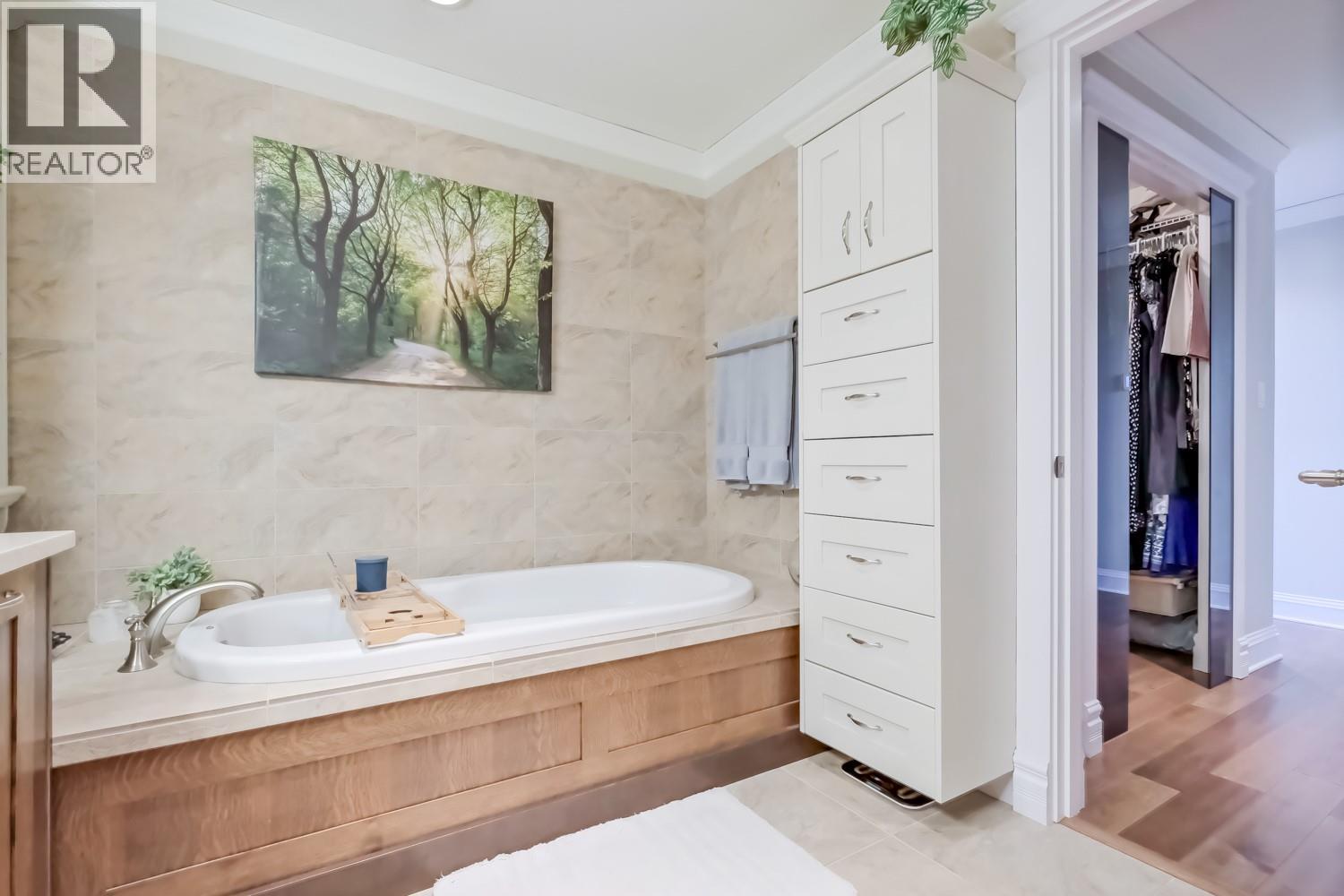 #1501 75 MARTIN Street - 11