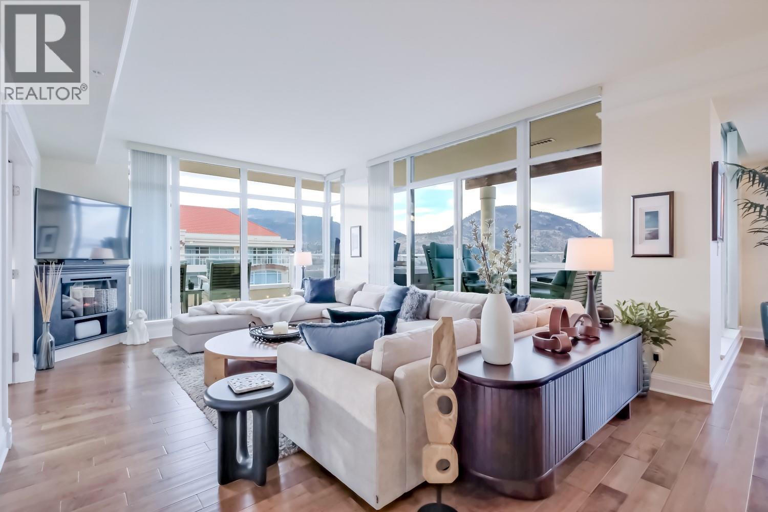#1501 75 MARTIN Street - 25