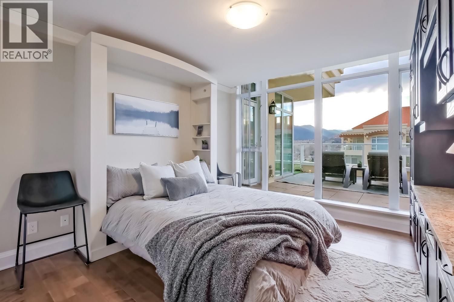 #1501 75 MARTIN Street - 4