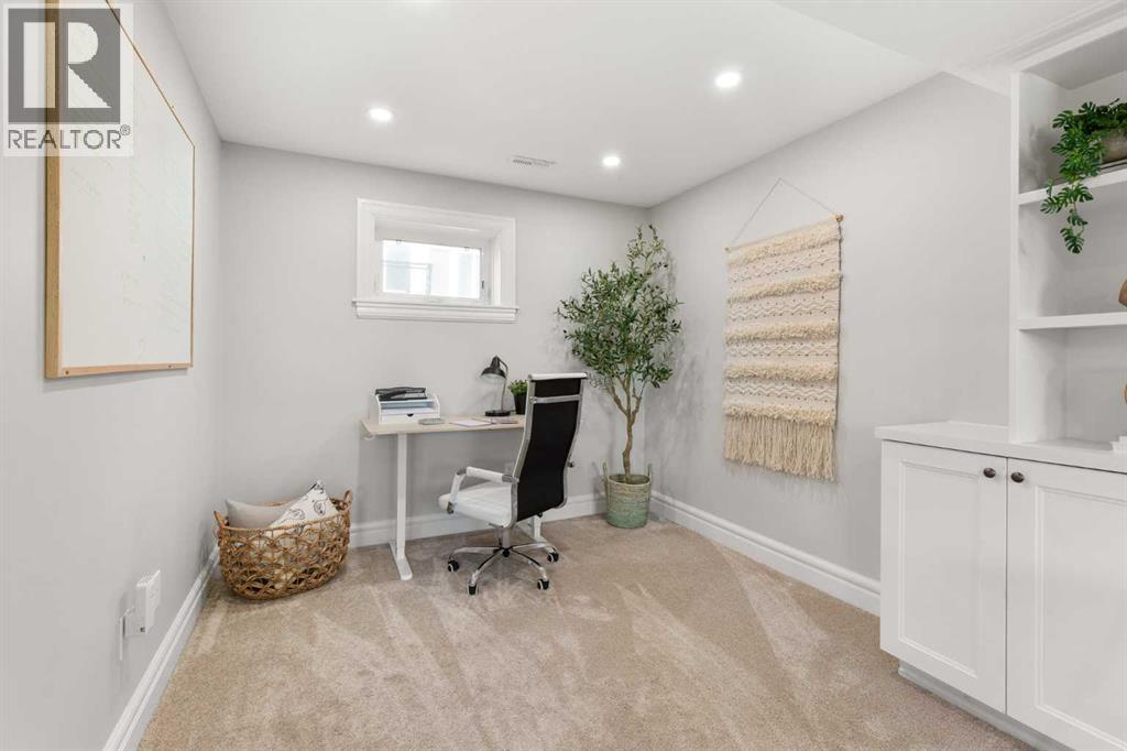 52 Cunliffe Crescent SE — photo 34