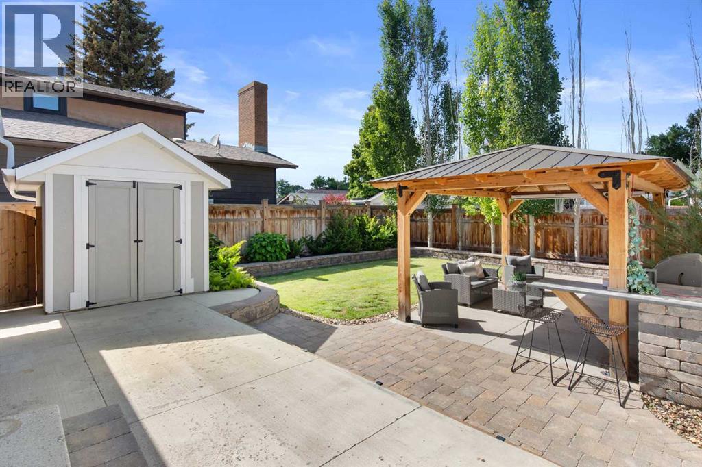 52 Cunliffe Crescent SE — photo 36