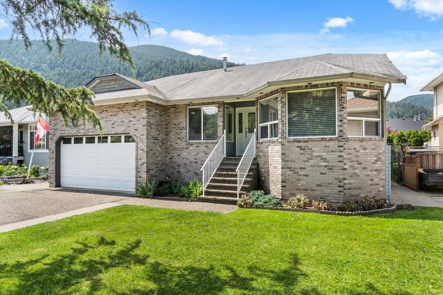 322 MIAMI RIVER DRIVE, Harrison Hot Springs