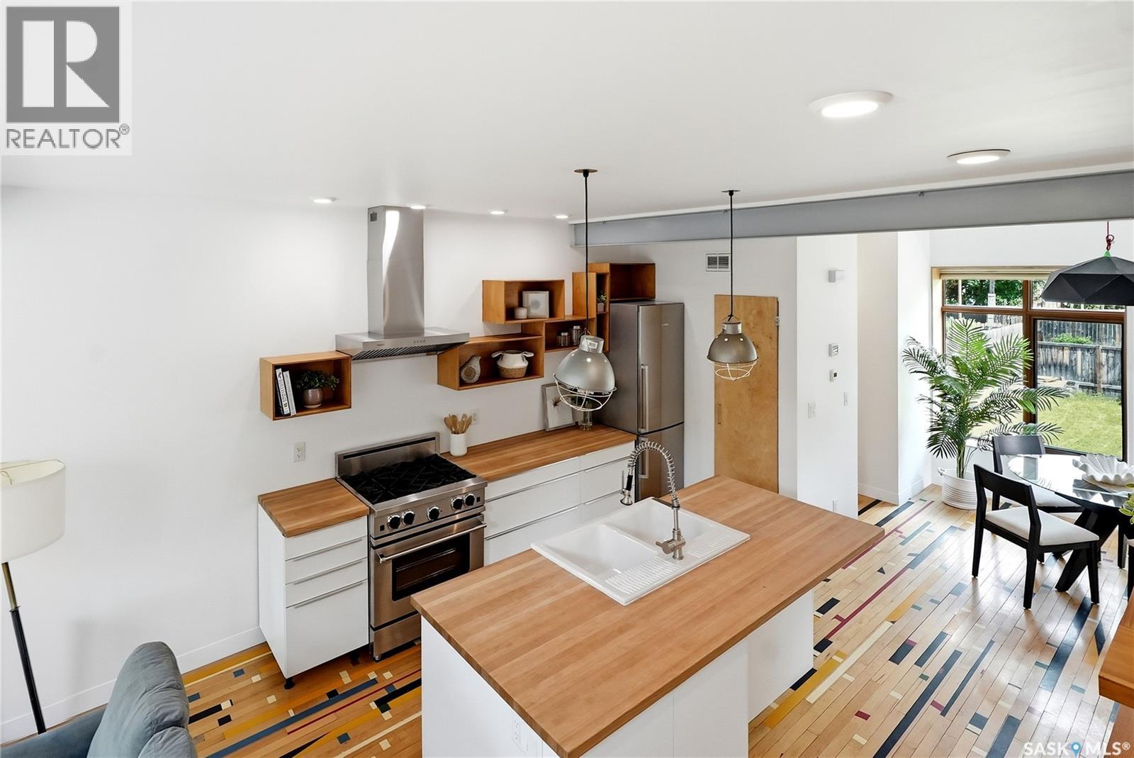 518 G AVENUE S — photo 13