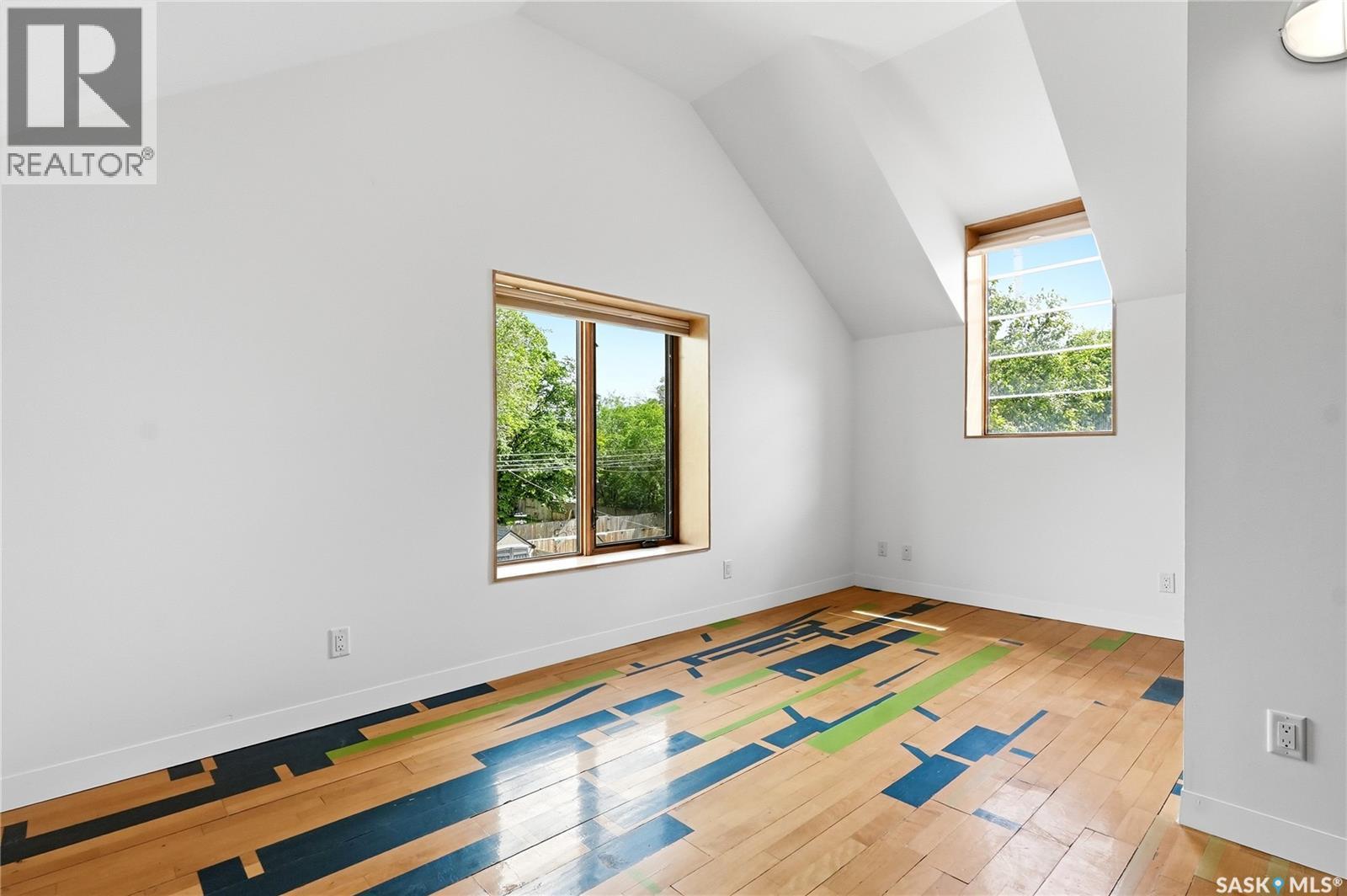 518 G AVENUE S — photo 29
