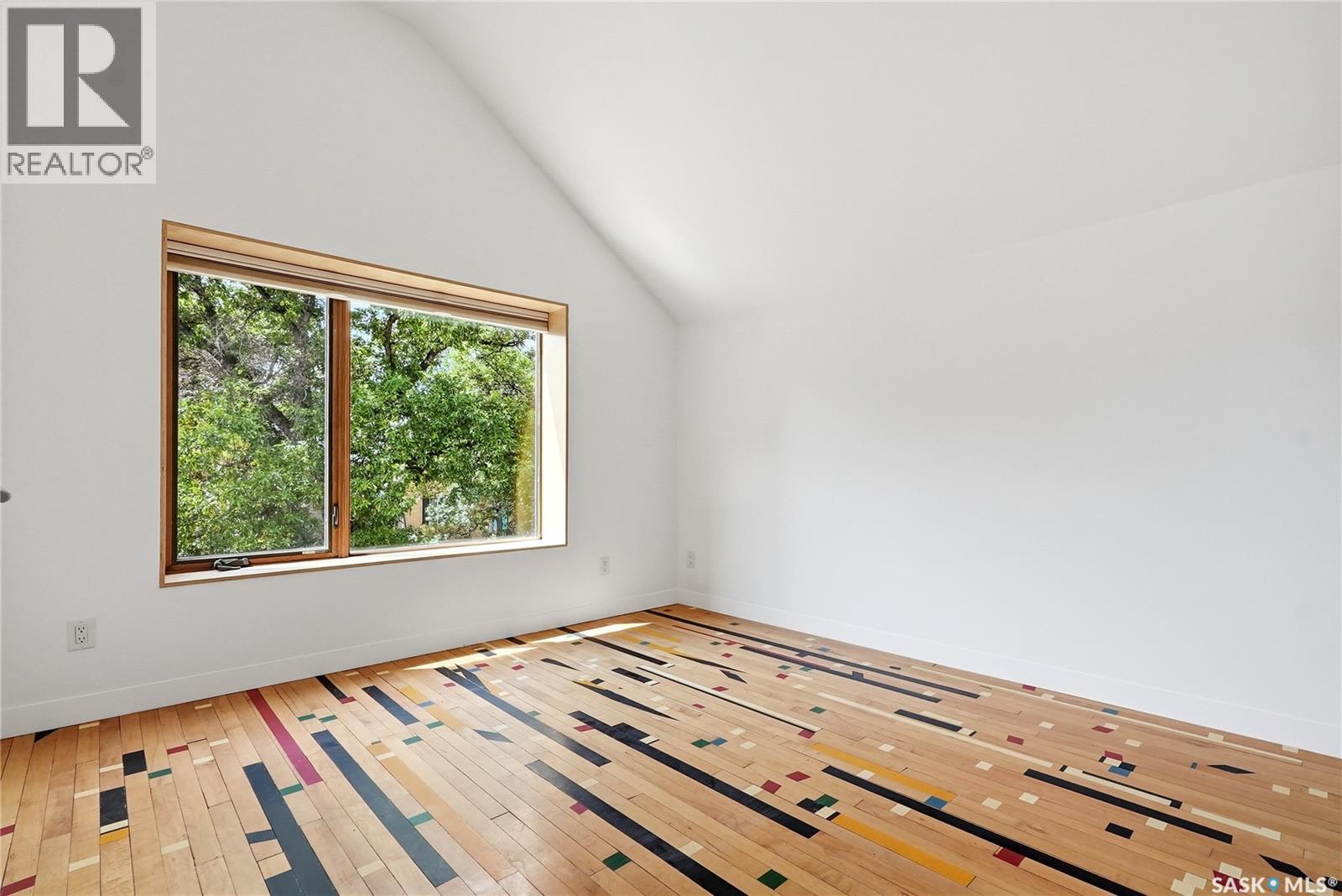 518 G AVENUE S — photo 32
