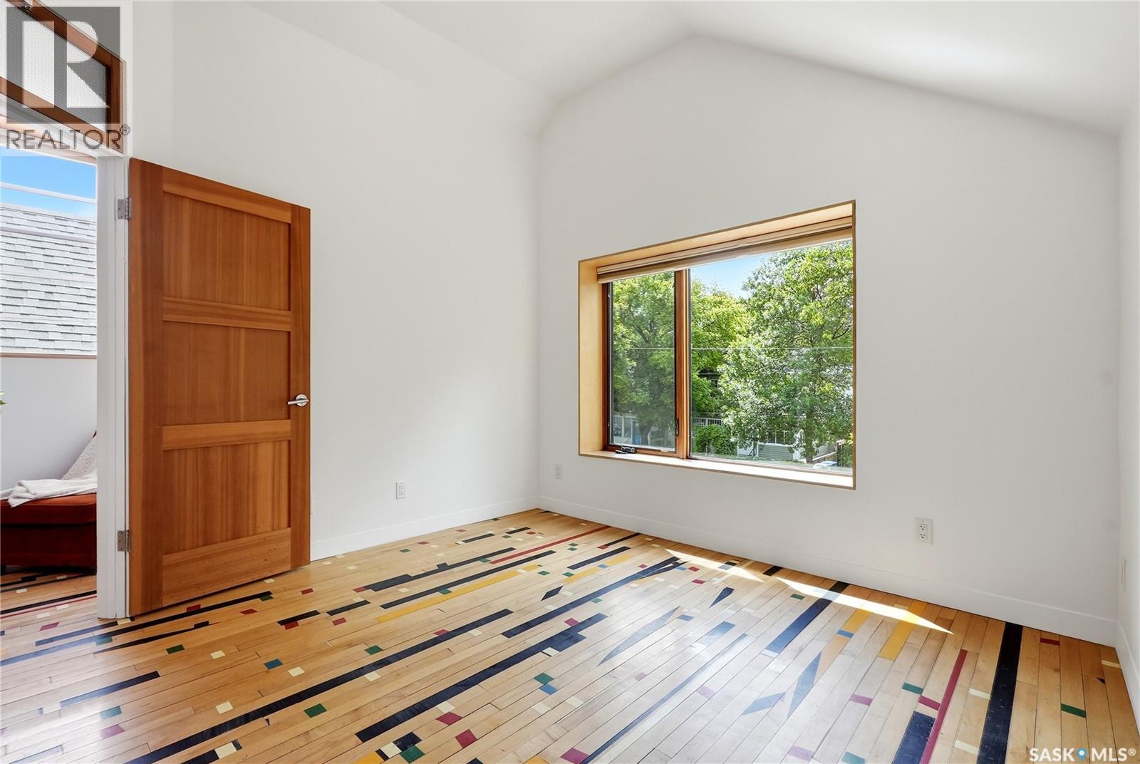 518 G AVENUE S — photo 33