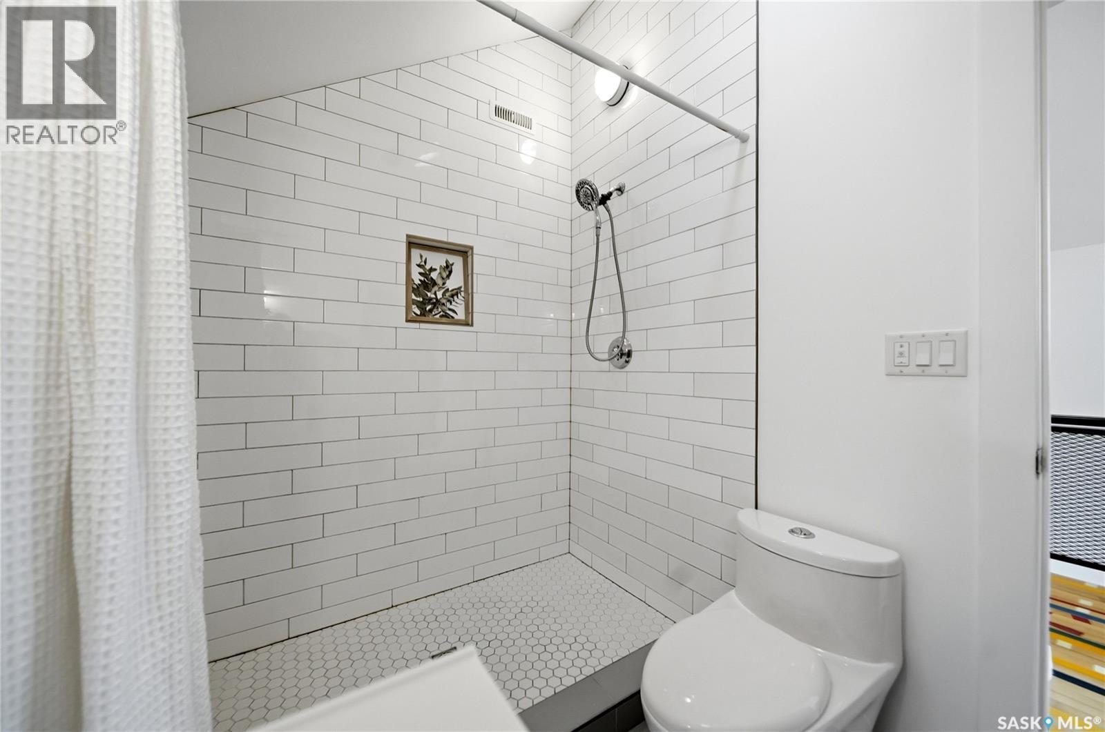518 G AVENUE S — photo 35