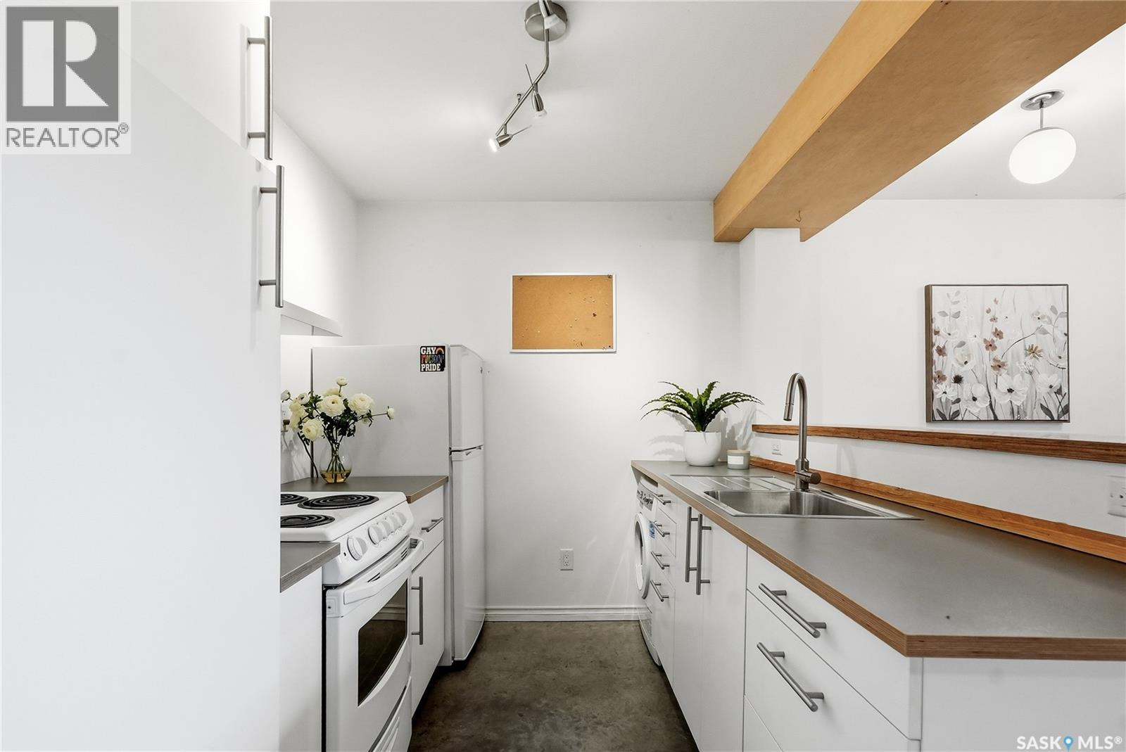 518 G AVENUE S — photo 40
