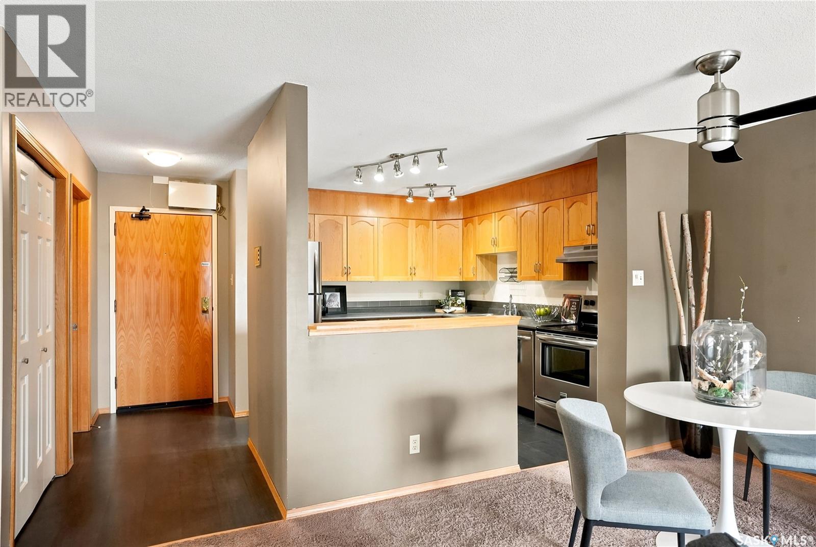 #203 910 9th STREET E - 11