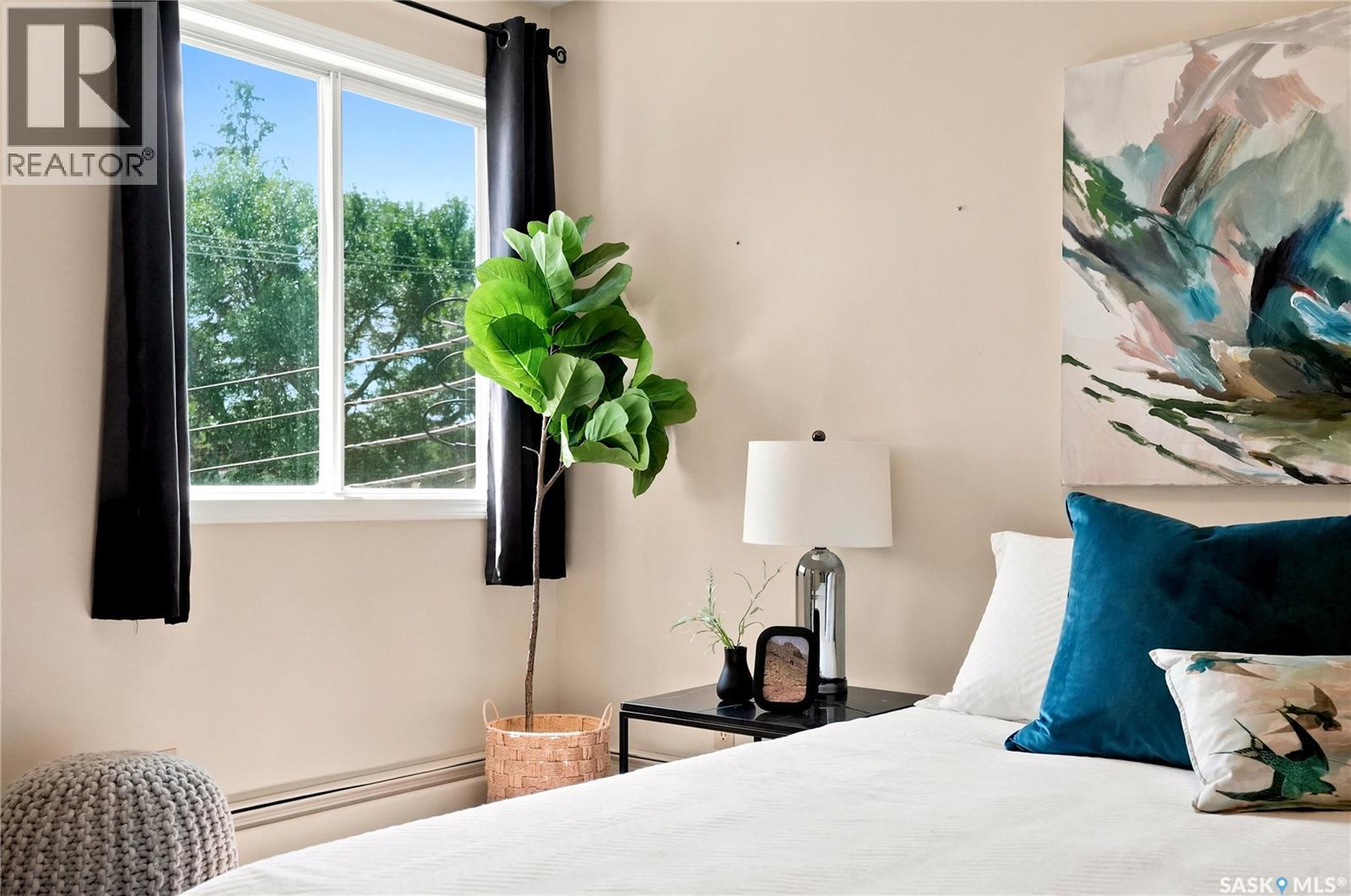 #203 910 9th STREET E - 23