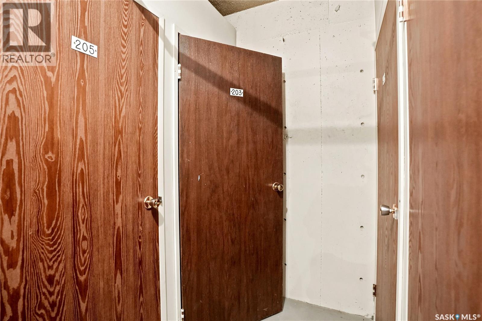#203 910 9th STREET E - 29