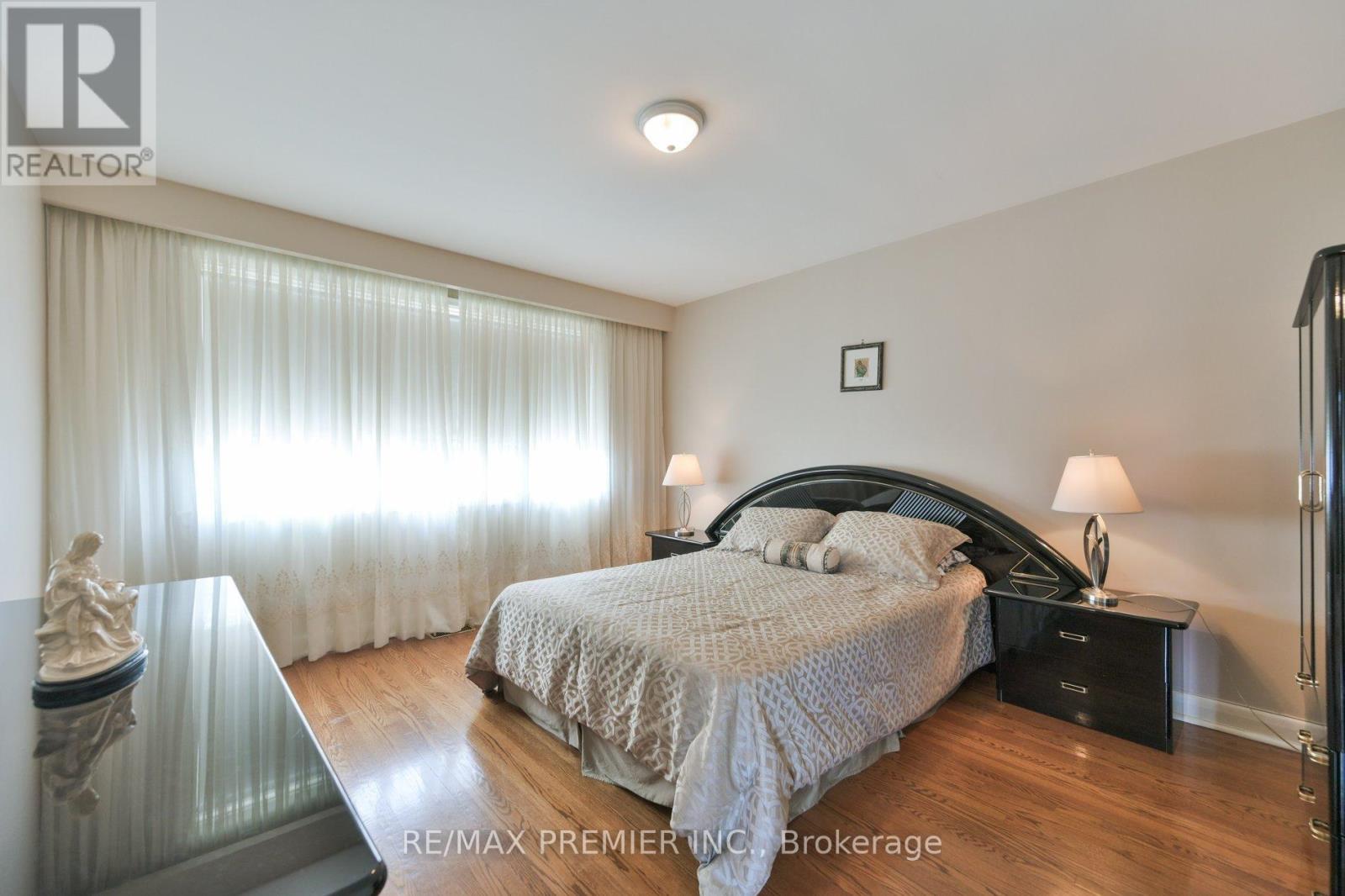 81 MACLEOD STREET - 13