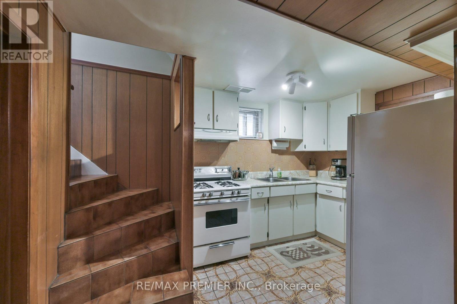 81 MACLEOD STREET - 18