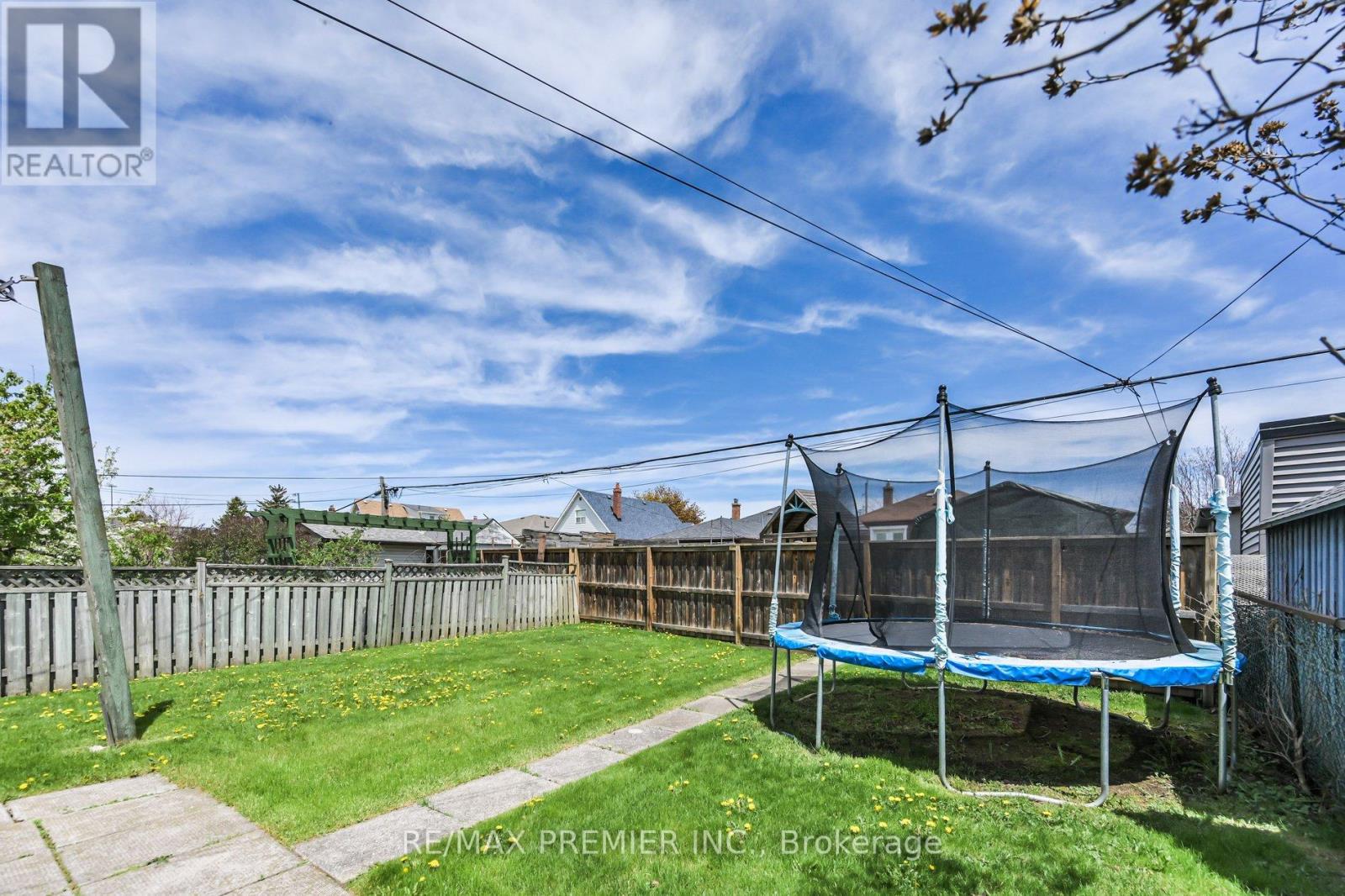81 MACLEOD STREET - 27