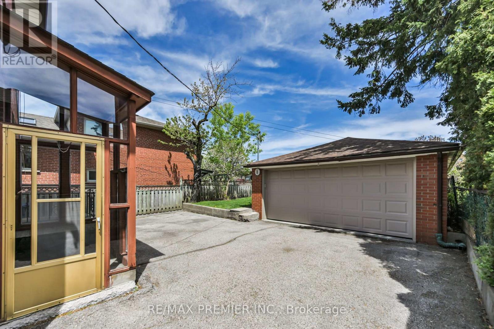 81 MACLEOD STREET - 25