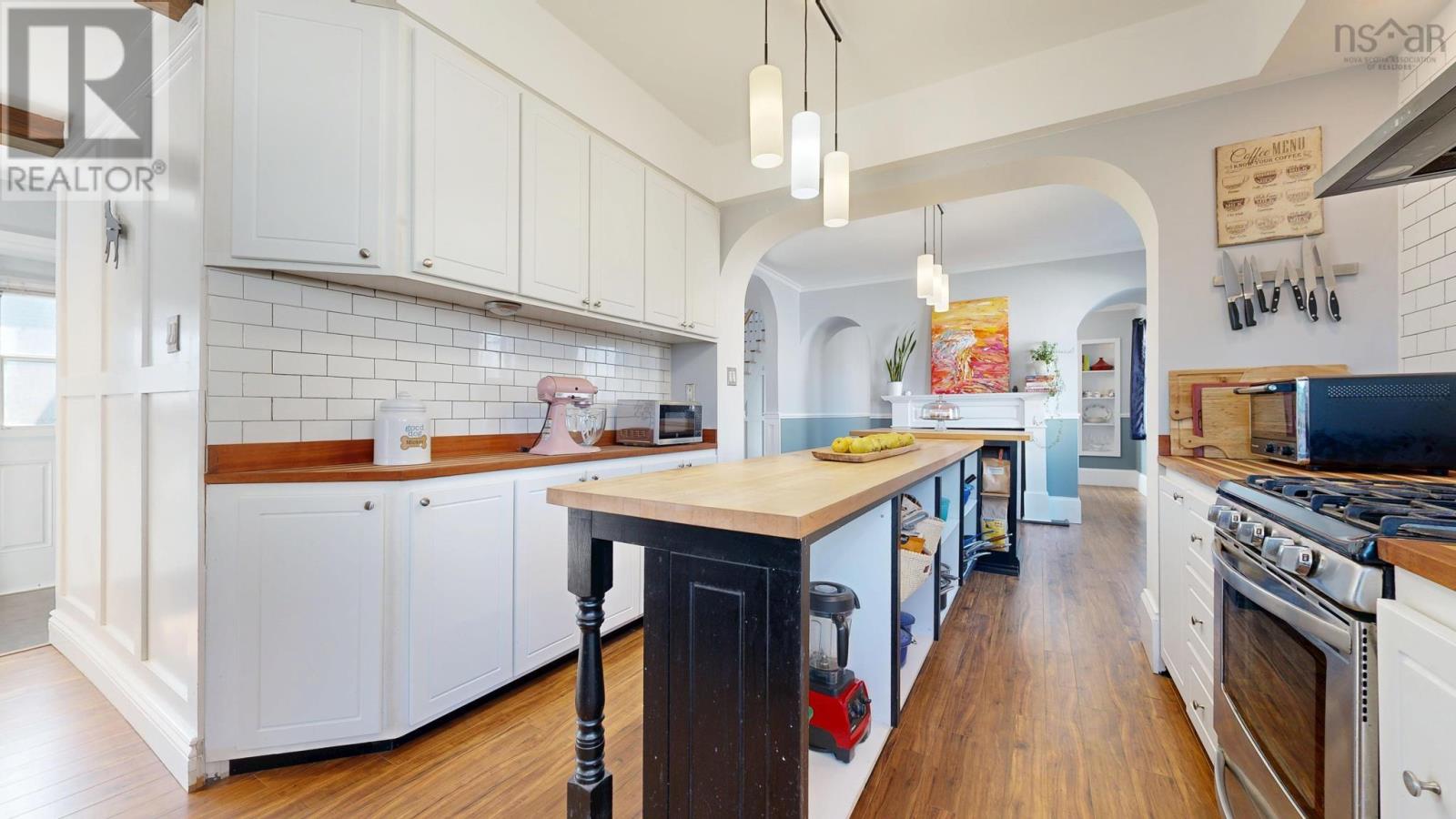 484 Main Street - 11