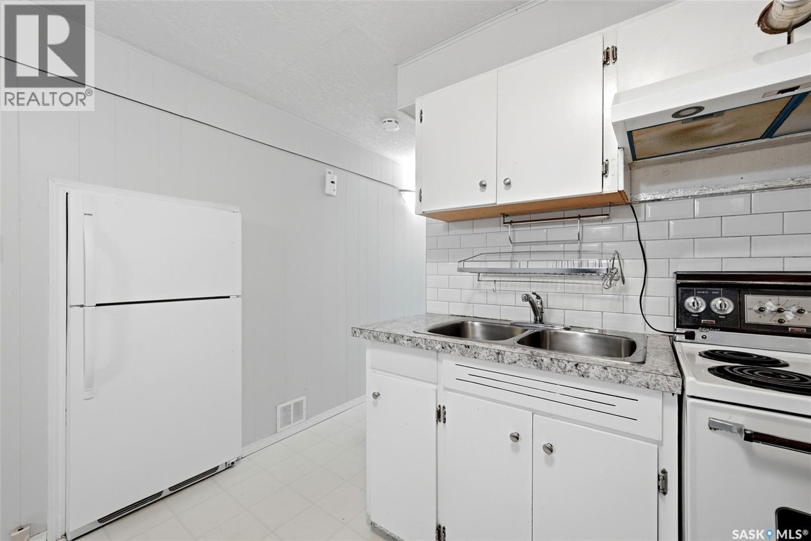 2172 Reynolds STREET — photo 18