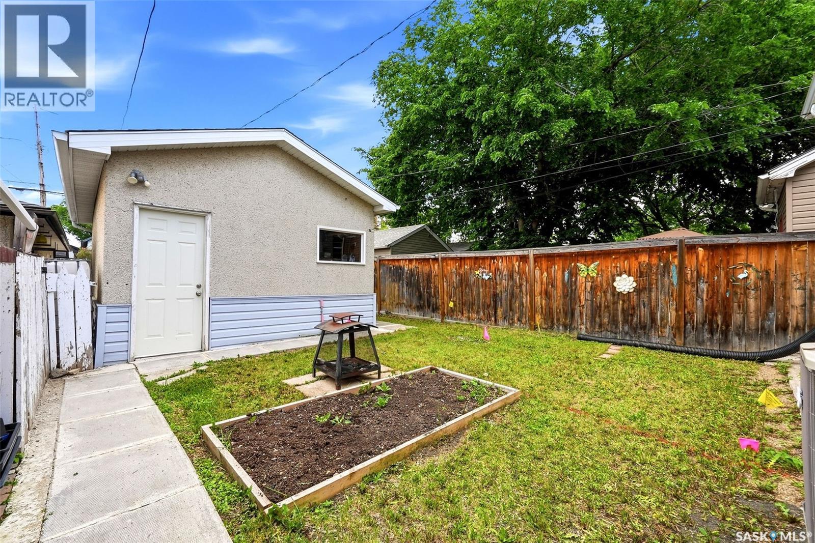 2172 Reynolds STREET — photo 27