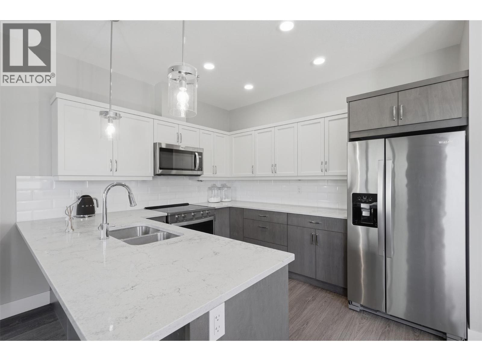 #127 200 Grand Boulevard - 16